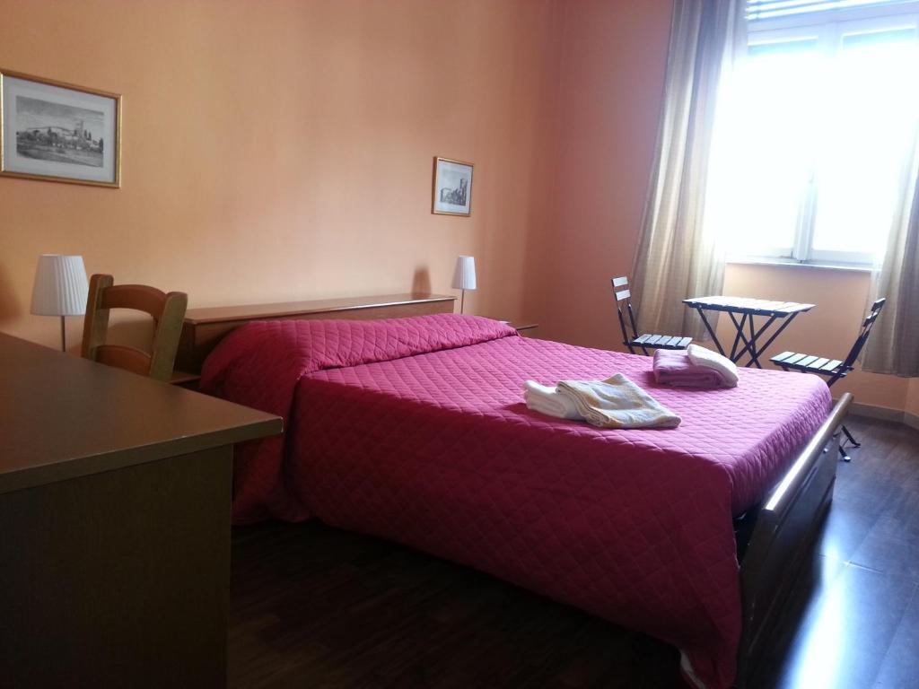 A Due Passi Dal Treno Apartman Pisa Szoba fotó