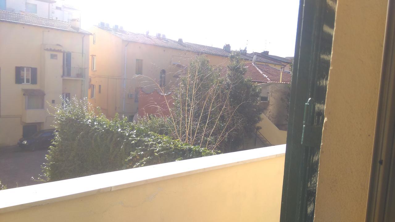 A Due Passi Dal Treno Apartman Pisa Kültér fotó